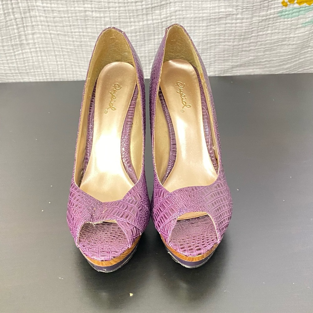 Qupid Purple  peep toes Platform Size 6.5